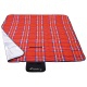 PICNIC TARTAN Pikniková deka s popruhem, 150x180 cm červené káro